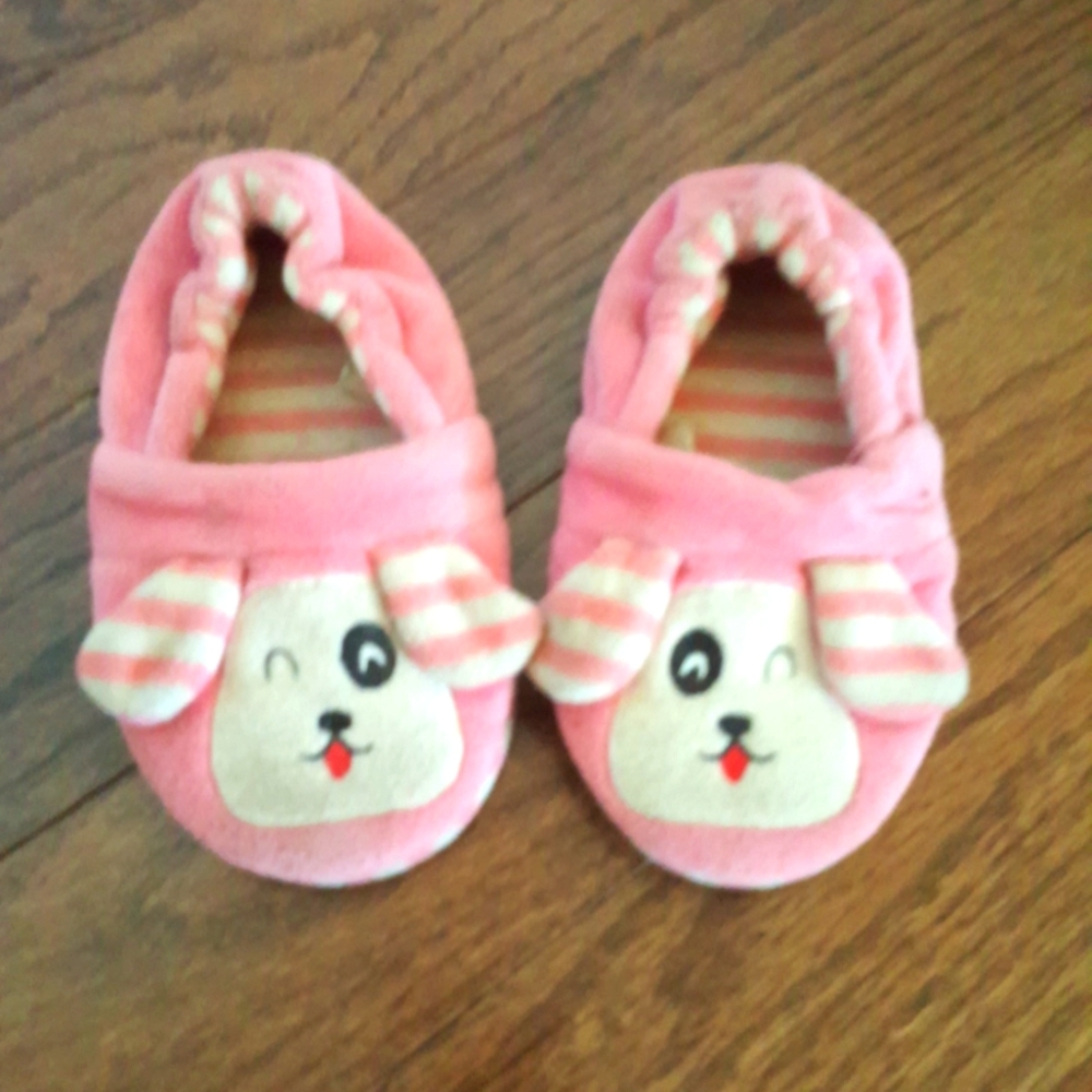 Pink puppy slippers 7/8